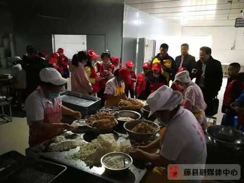 藤縣小記者走進(jìn)萃香食品廠與銅陵名流超市 探索美食與市場(chǎng)的奇妙旅程